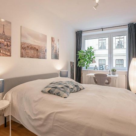 Modern City Center Apartment Wenen Buitenkant foto
