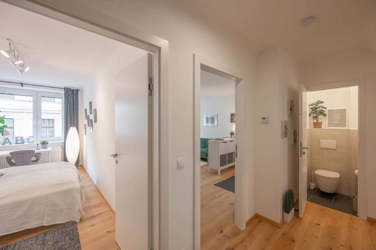 Modern City Center Apartment Wenen Buitenkant foto
