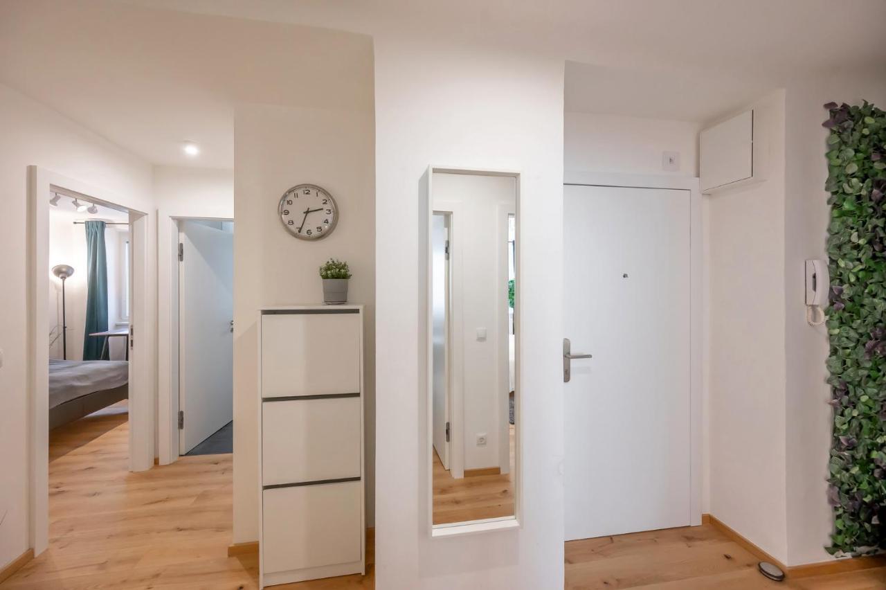 Modern City Center Apartment Wenen Buitenkant foto