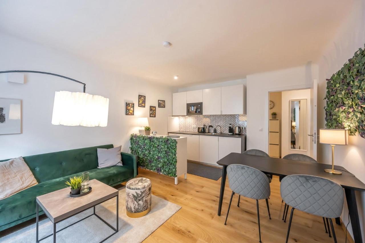 Modern City Center Apartment Wenen Buitenkant foto