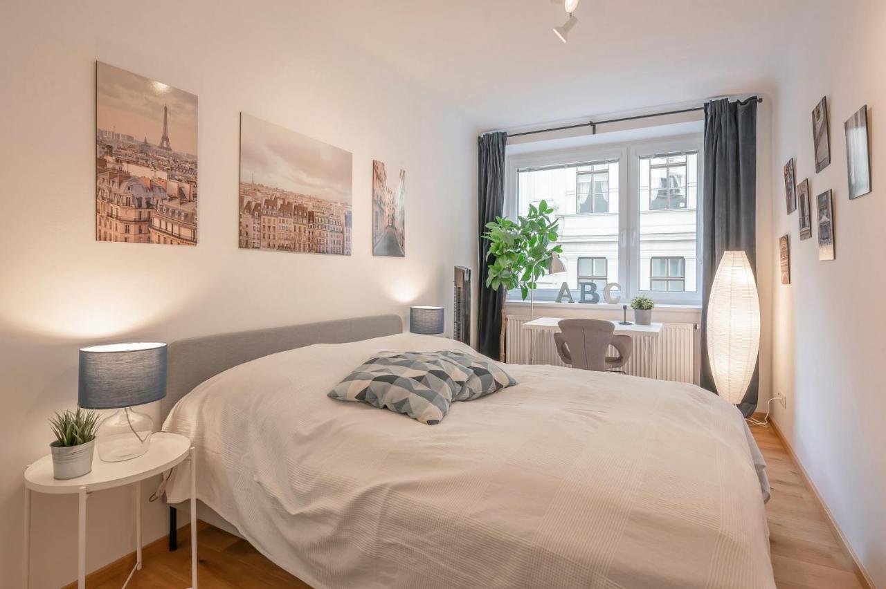 Modern City Center Apartment Wenen Buitenkant foto